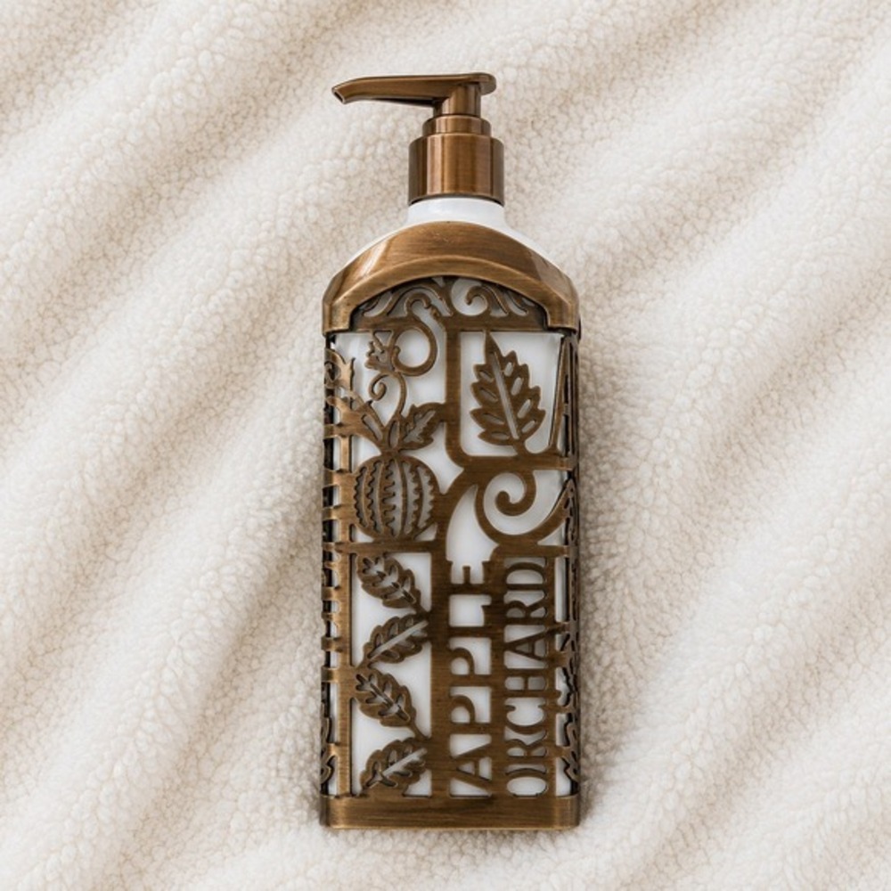 Bath Body Works Soap Dispenser Cover Fall Autumn Leaves Pumpkin Apple